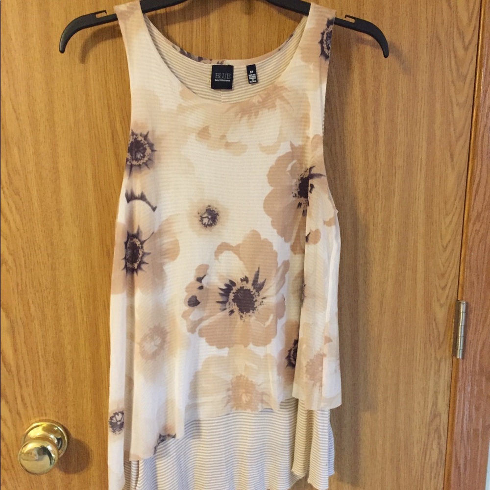 Floral Blue Saks 5th Avenue Top sz s/p